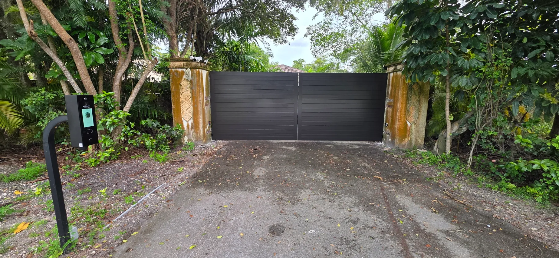 Viking X390 in Boca Raton: UL light stuck on, gate dragging on the ground