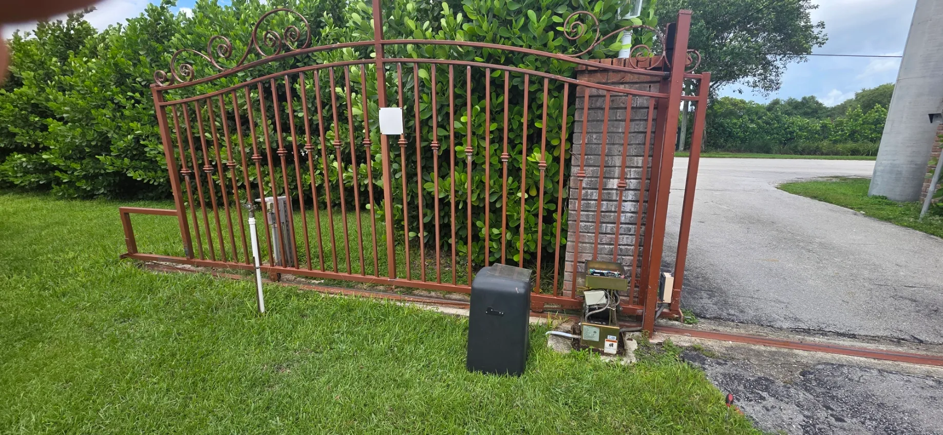Davie gate job photo 3