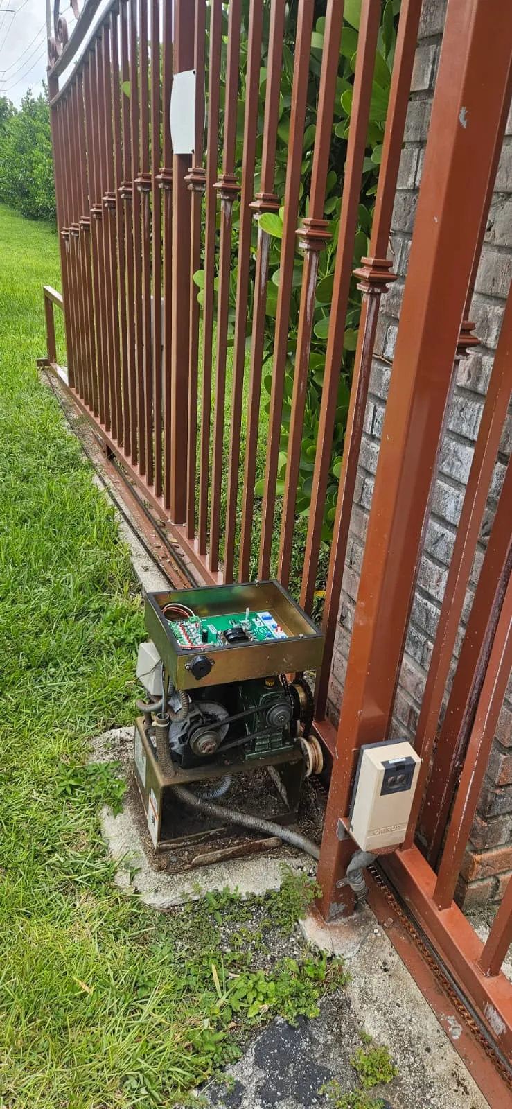 Davie gate job photo 5